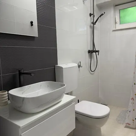 Vacation Noemi Apartamento Zmijavci
