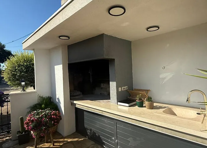 Vacation Noemi Apartamento Zmijavci